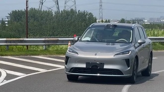 В сети появились первые фото салона нового китайского кроссовера Horizon H5