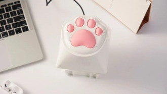 Keychron выпустила гигантскую программируемую клавишу в виде кошачьей лапки