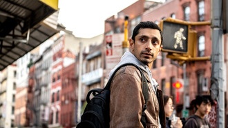 Триллер «Диспетчер» с Ризом Ахмедом и Лили Джеймс получил 78% на Rotten Tomatoes