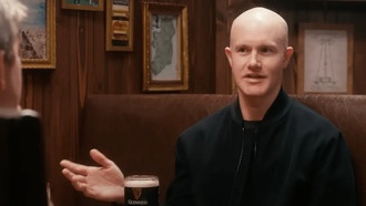 Гендиректор Coinbase уволил инженеров, отказавшихся использовать ИИ