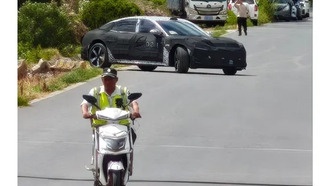 Заснята новая удлиненная версия электрокара Xiaomi SU7