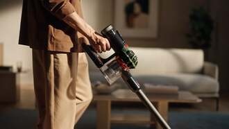 Dyson выпустила в Китае флагманский пылесос V8 Cyclone со съемным аккумулятором