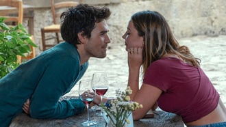 Мадлен Клайн и Кей Джей Апа объяснили неоднозначный финал фильма «Карта, которая ведёт к тебе»