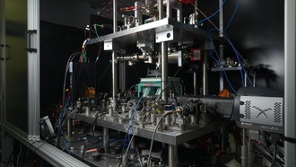 ИИ помог собрать бездефектные массивы из тысяч атомов для квантовых вычислений