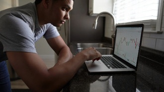 Исследование: автоматизация рабочих мест началась задолго до появления ИИ