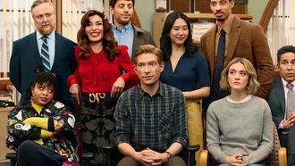 Спин-офф «Офиса» «Газета» высмеивает офисные совещания в новом ролике