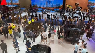 Китайские автобренды заняли центральные места на автосалоне в Чэнду, пока Porsche и Bentley отказались от участия