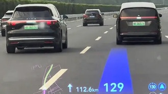 На китайских трассах растет число автомобилей с автопилотом: водители делятся впечатлениями