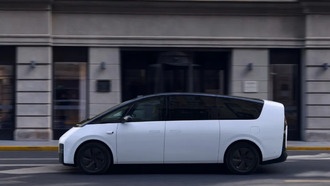 Два кресла спасли продажи Ideal MEGA: 3000 электромобилей в месяц