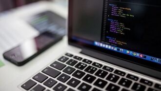 Марк Кьюбан советует поколению Z осваивать внедрение ИИ в бизнесе