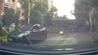 Владельцы Volkswagen Tuang жалуются на сбои системы автоматического торможения