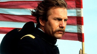 Кевин Костнер почтил память Грэма Грина, звезды «Танцующего с волками»