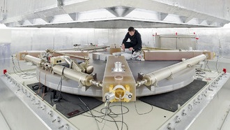 Кольцевой лазер измерил колебания земной оси с рекордной точностью