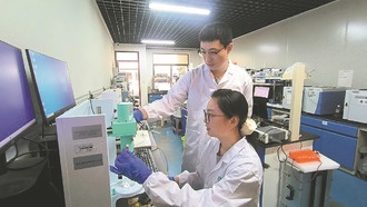 Китайские учёные совершили прорыв в преобразовании метана в метанол