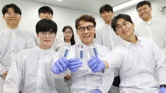 Новый электролит для аккумуляторов решает проблему дендритов: зарядка за 12 минут и пробег 800 км