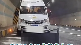 Мужчина устроил барбекю в туннеле и транслировал это в прямом эфире