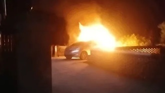 Машина сгорела дотла за 10 минут из-за тлеющих ритуальных остатков