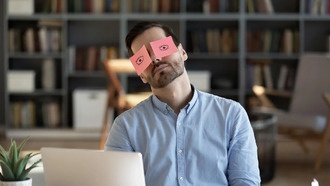 Семь молекул в крови объясняют, почему вас постоянно клонит в сон