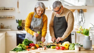 Исследование: здоровое питание замедляет развитие деменции и сердечных заболеваний