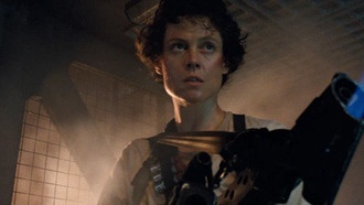 Сигурни Уивер восхищена сериалом «Чужой: Земля»