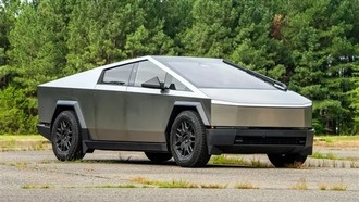 Tesla отказалась от беспроводной зарядки для Cybertruck из-за высокого клиренса