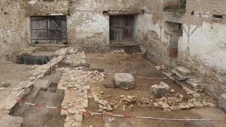 Археологи обнаружили средневековые постройки высокого статуса в замке Нойенбург