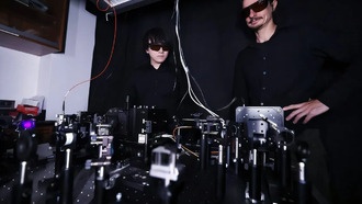 Создан первый нано-переключатель для управления экситонами при комнатной температуре