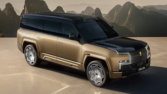 Китайский люксовый внедорожник Yangwang U8L Dingshi Edition представлен официально