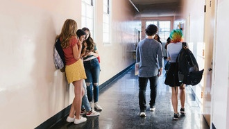 Исследование: школьные кружки и волонтёрство воспитывают альтруизм лучше, чем спорт