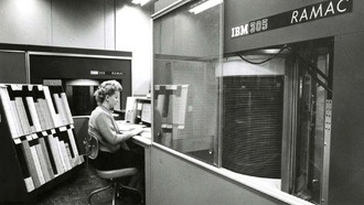 69 лет назад IBM представила первый в мире жесткий диск — 3,75 МБ на 50 пластинах