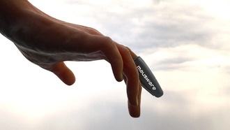 Носимый мышиный девайс Finger Maus: управление компьютером с любого пальца