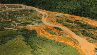 Реки Аляски становятся оранжевыми из-за таяния вечной мерзлоты