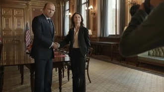 Netflix представил трейлер третьего сезона «Дипломатки» с Кери Рассел