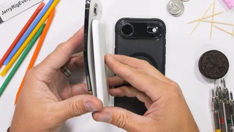iPhone Air прошел суровый тест на изгиб от JerryRigEverything
