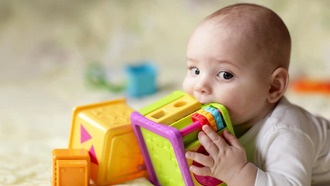 Пластик в детстве связали с ожирением, бесплодием и астмой