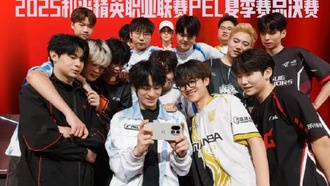 OnePlus 15 представили с экраном 1.5K 165Hz и Snapdragon 8 Gen 5