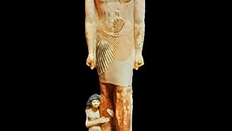 В Египте обнаружена уникальная семейная статуя эпохи Древнего царства