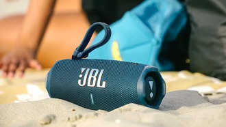 Портативные колонки JBL Charge 6 и Flip 7 подешевели
