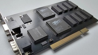 Модифицированная видеокарта 3Dfx Voodoo с 12 МБ памяти и двумя текстурными блоками показывает, насколько она опередила своё время