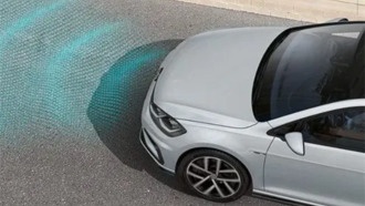 Автоматическое торможение Volkswagen вызвало аварию с тремя автомобилями