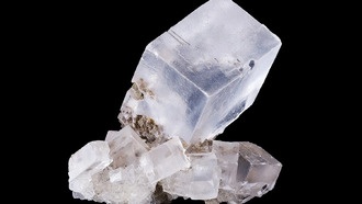 Исследование: электроны внутренних оболочек могут участвовать в химических связях без экстремального давления