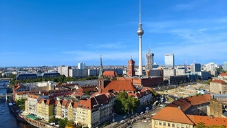 iQOO 15 получит перископическую камеру, беспроводную зарядку и защиту IP68/69