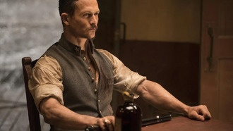 Джонатан Такер из «Мира Дикого Запада» присоединился к сериалу American Hostage