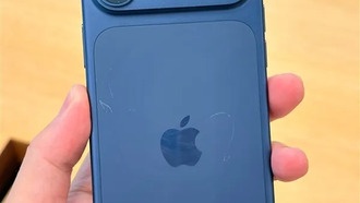 Apple решает проблему царапин на демонстрационных iPhone 17 Pro с помощью силиконовых чехлов
