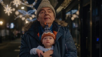 Netflix показала первые кадры продолжения «Человек против пчелы» с Роуэном Аткинсоном