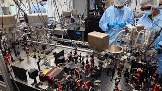 Самый чувствительный настольный эксперимент установил новые пределы для высокочастотных гравитационных волн