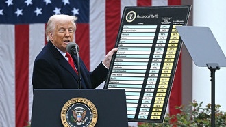 Cards Against Humanity выпустила «объясняющую шутки» версию, чтобы избежать пошлин Трампа