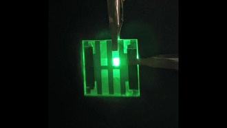 Ученые создали светодиод толщиной с лист бумаги, который светит как солнце