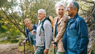 Каждый четвертый пожилой человек может вернуть счастье после трудного периода
