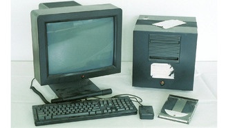 Стив Джобс представил компьютер NeXT в этот день в 1988 году